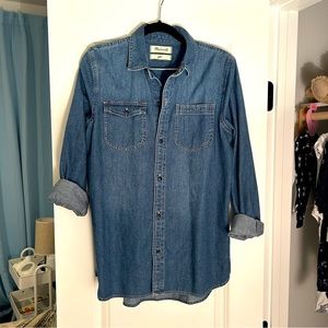 Madewell Denim Button Up Long Sleeve Shirt in Medium